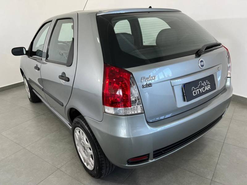 FIAT - PALIO - 2006/2007 - Cinza - R$ 28.900,00