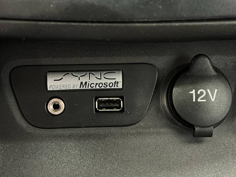 FORD - KA - 2014/2015 - Branca - R$ 43.900,00