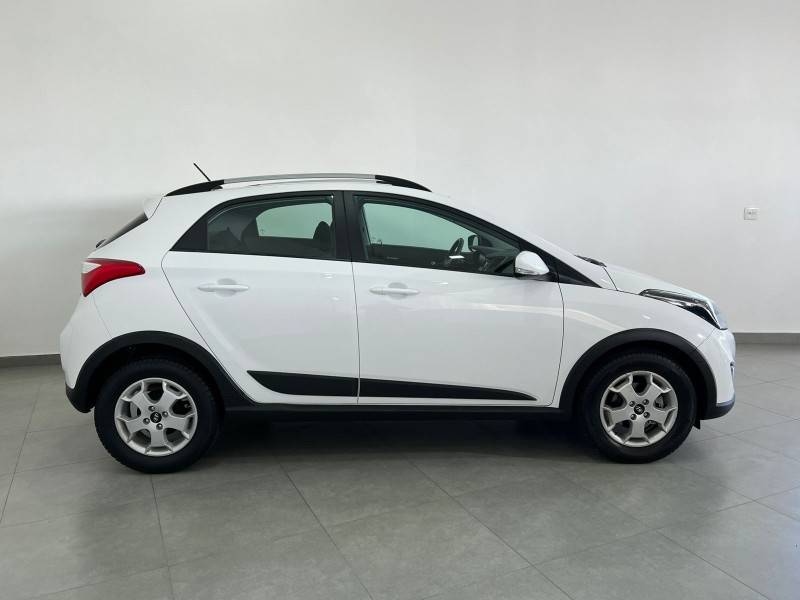 HYUNDAI - HB20 - 2014/2014 - Branca - R$ 61.900,00