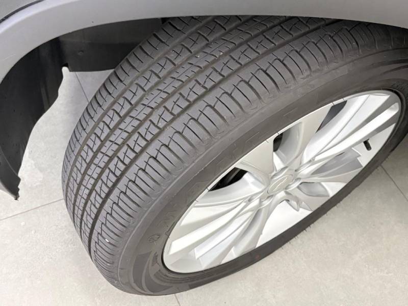 CHEVROLET - TRACKER - 2017/2018 - Cinza - R$ 90.900,00