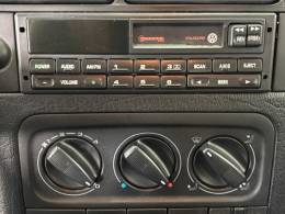 VOLKSWAGEN - GOLF - 1995/1995 - Verde - R$ 29.900,00