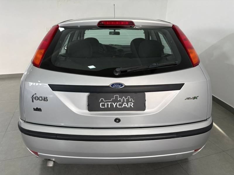 FORD - FOCUS - 2009/2009 - Prata - R$ 30.900,00